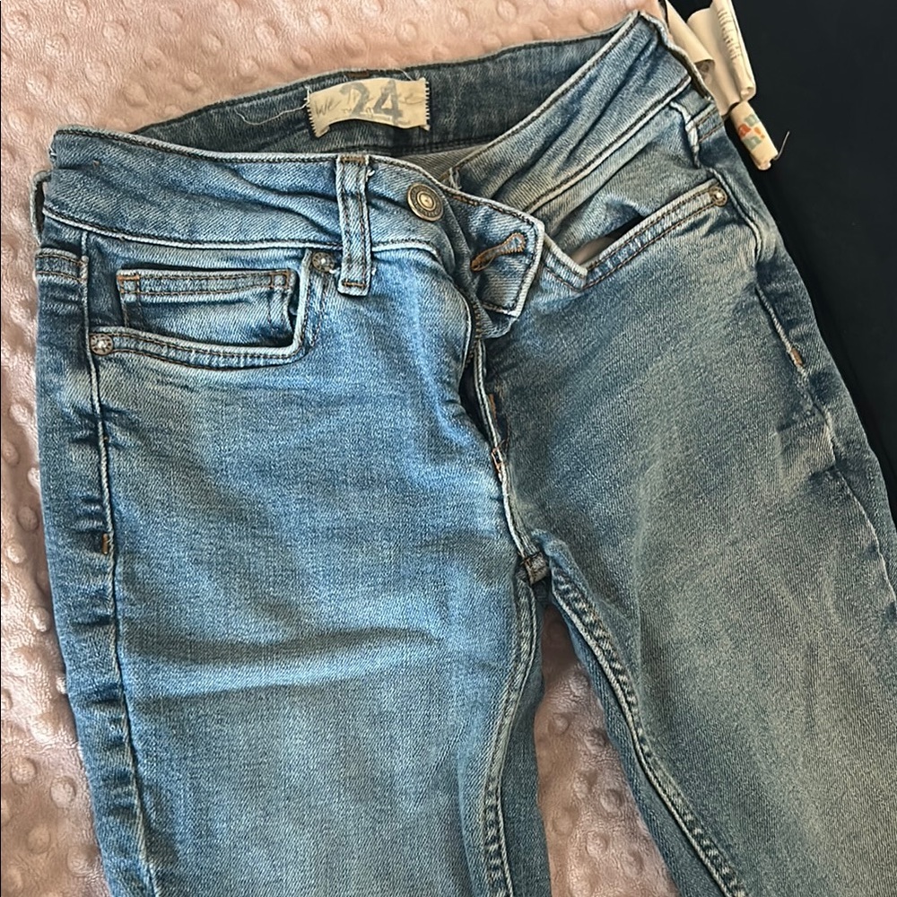Free people light small flare Jeans